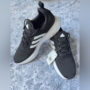 NWOB - Adidas Swift Run 23 ID4981 Men's Size 11.5